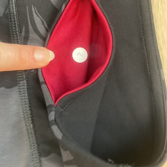 Lululemon | Brisk Bloom | Cropped Leggings - Picture 9 of 12